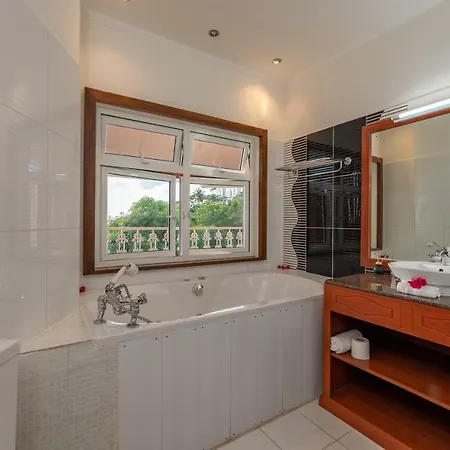 Glacis Heights Villa Exterior photo