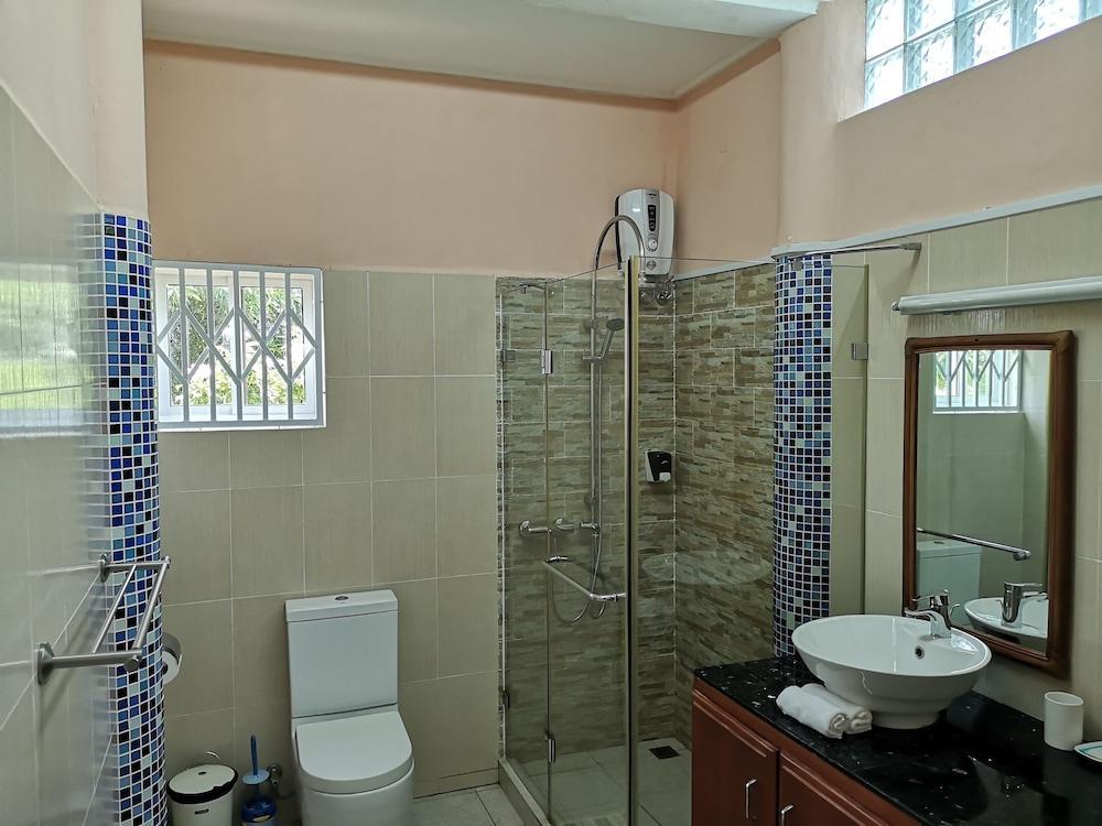 Glacis Heights 3*