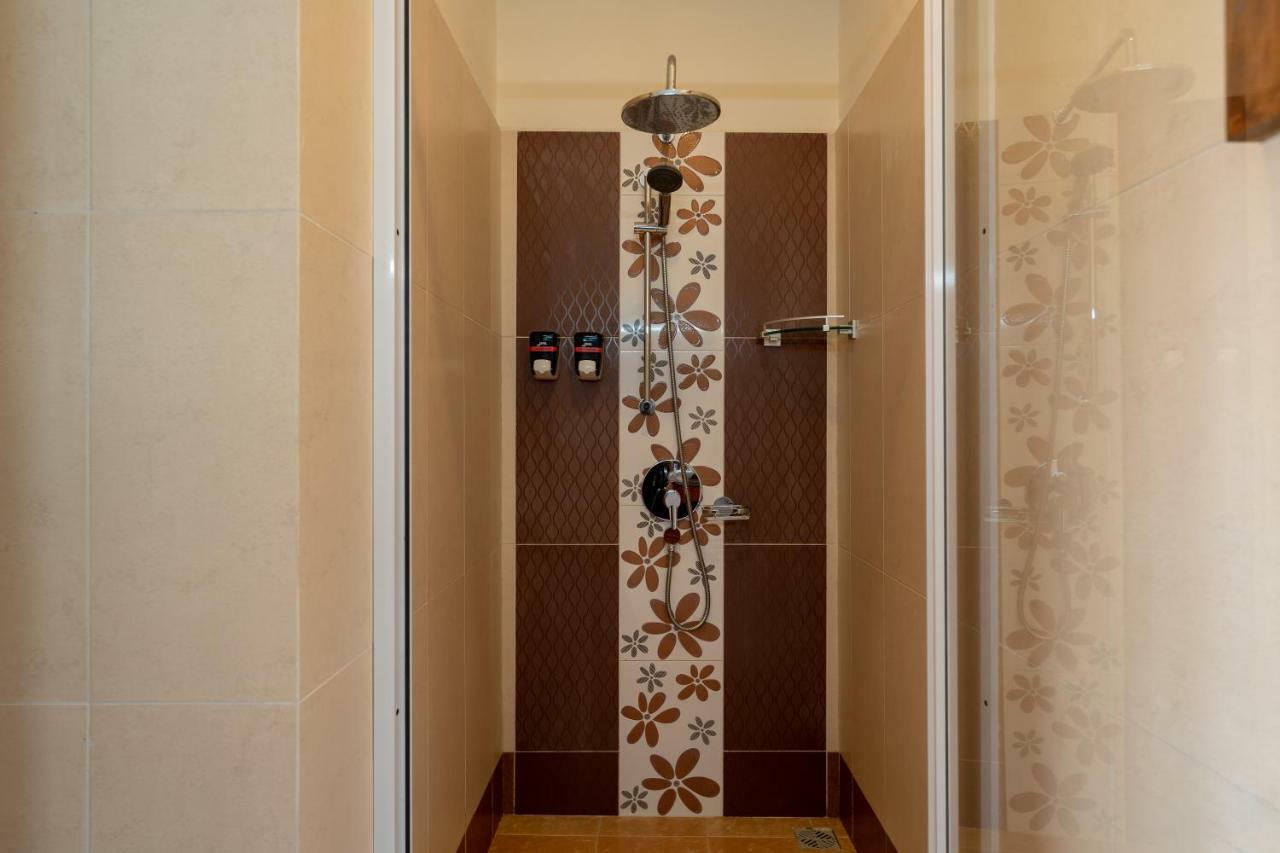 Bed & Breakfast Glacis Heights 3*